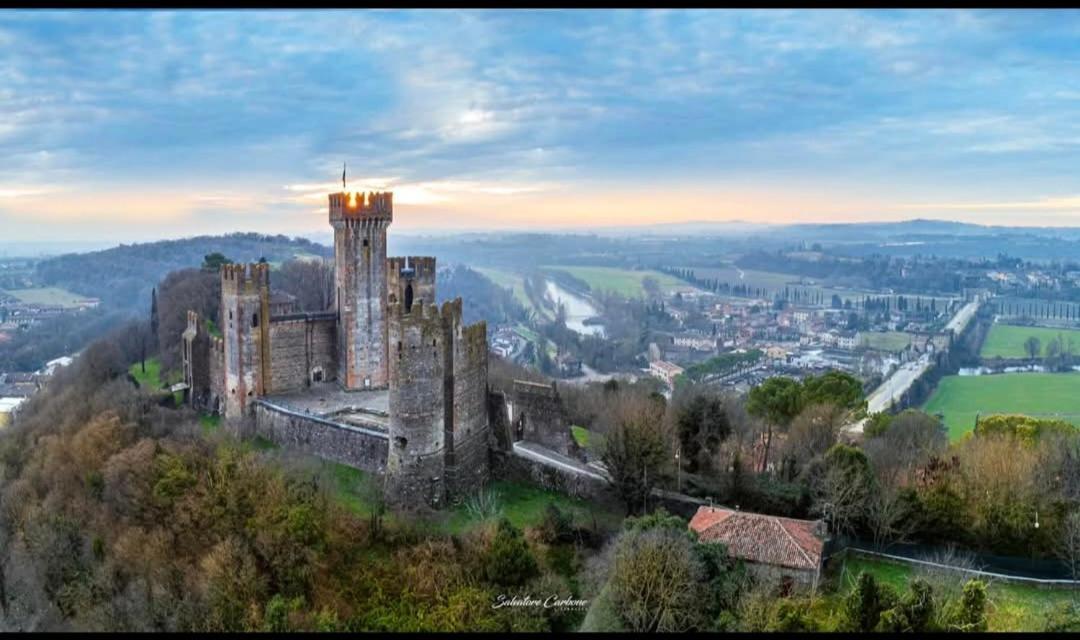 Corte Cavour فاليجيو سول مينشيو المظهر الخارجي الصورة